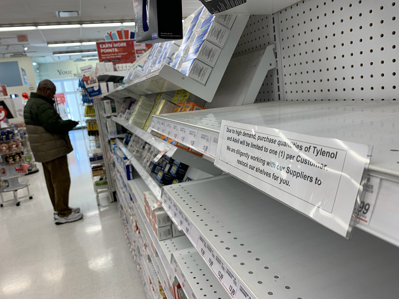 流感季到来，药店柜台感冒药和泰诺类药物短缺