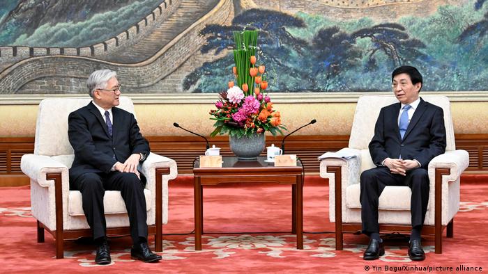 王沪宁今年2月10日在北京会见国民党副主席夏立言 王沪宁今年2月10日在北京会见国民党副主席夏立言