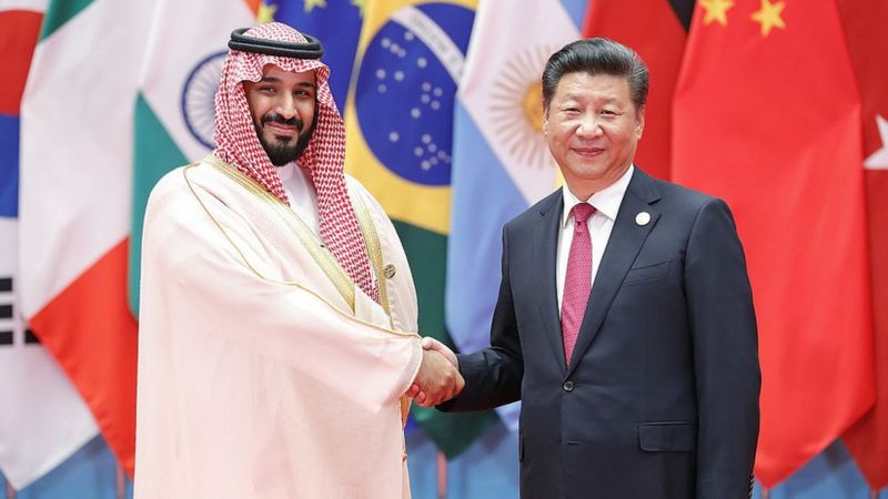 习近平与沙特王储穆罕默德·本·萨勒曼（ Mohammed bin Salman ）握手