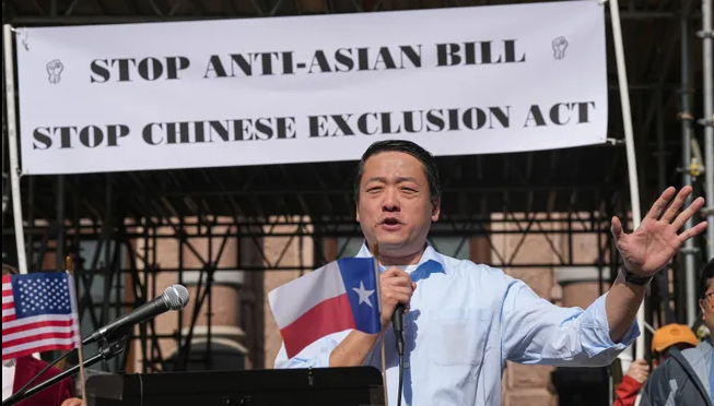 整个亚裔群体一直致力于消除SB147法案，他们在德州各大主要城市抗议 