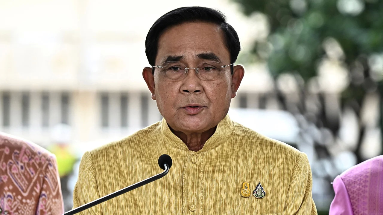 泰国看守首相巴育Prayut Chan-o-cha宣布将退出政坛