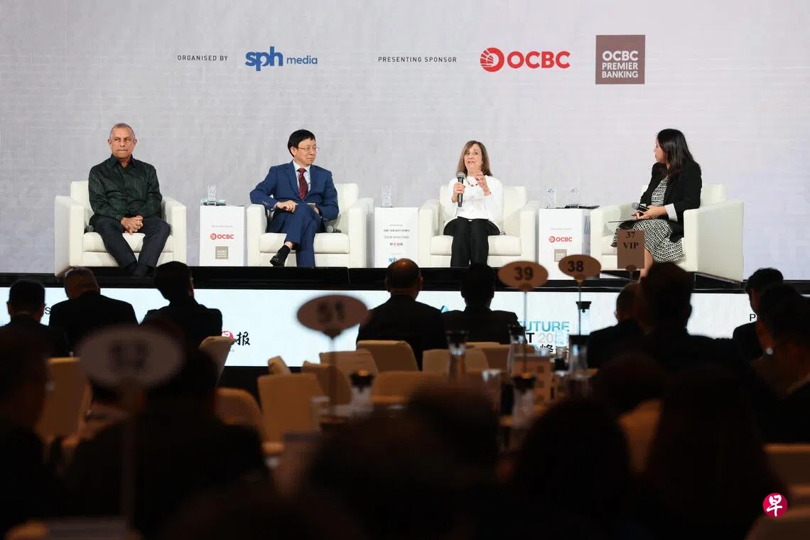 美中新三位国际问题专家周四在亚洲前瞻峰会分享各自对中美贸易谈判和双边关系的看法 ...