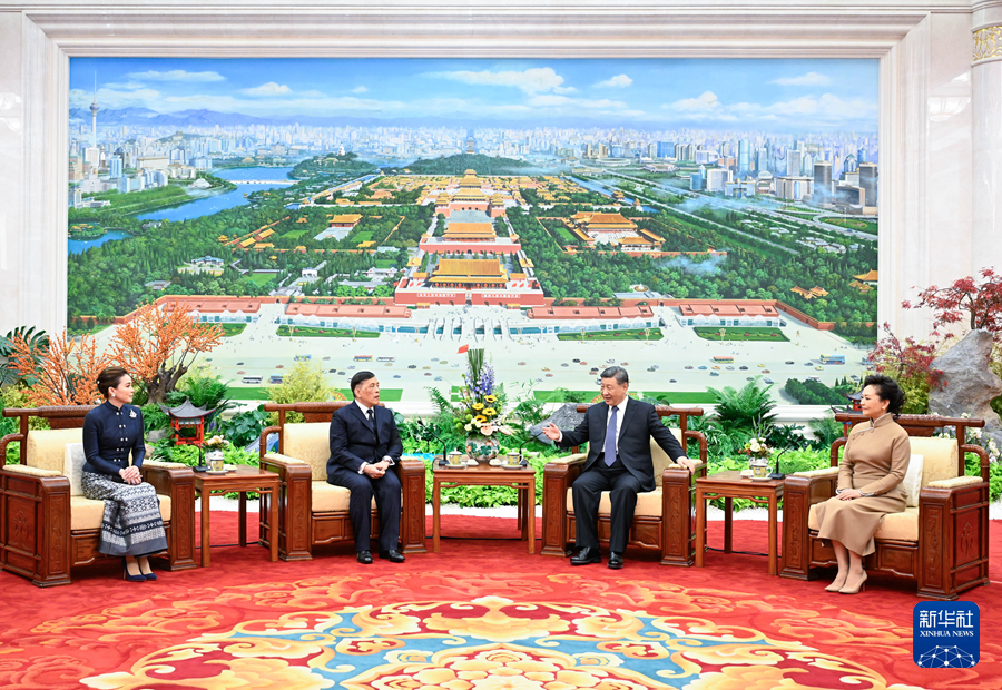 国家主席习近平在北京人民大会堂会见来华进行国事访问的泰国国王哇集拉隆功 ...