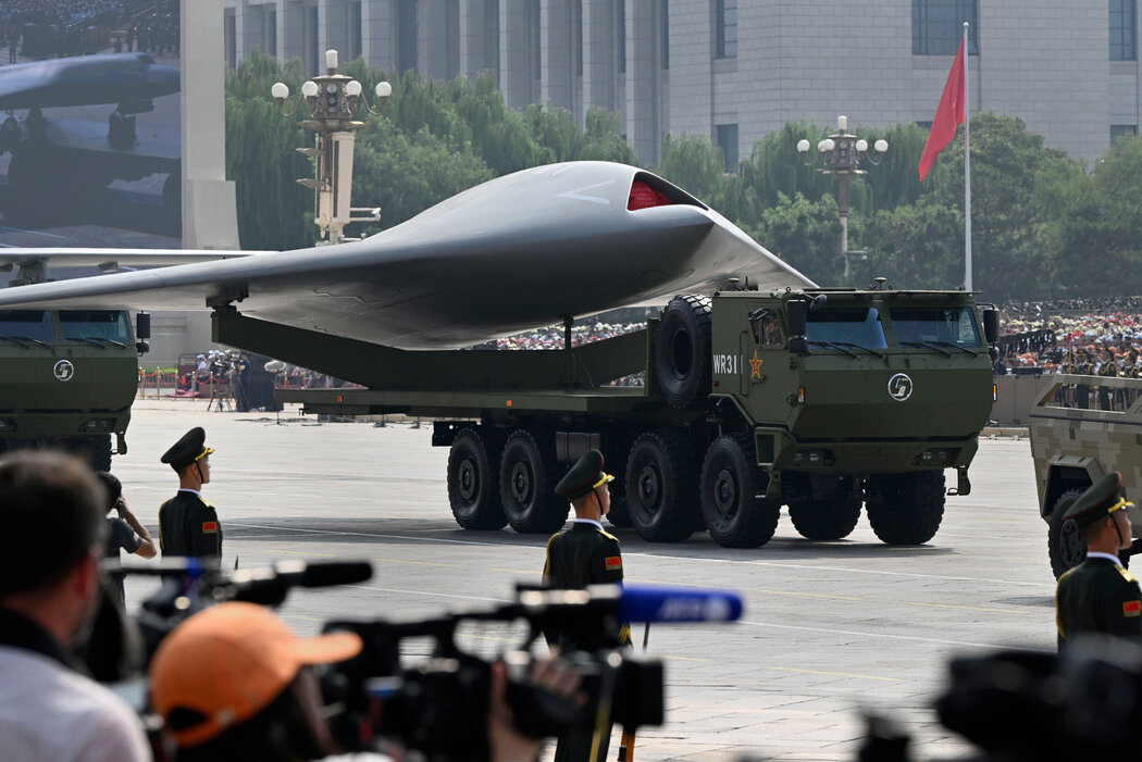 去年9月，在北京举行的中国军队阅兵式上，一架作战无人飞行器